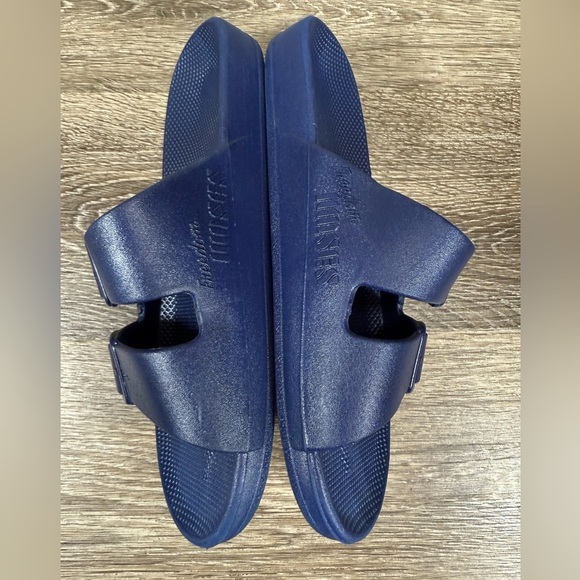 Freedom Moses Shoes Women sz6 Navy Slides Water Resistant Anti-slip 90s Minimal - Picture 5 of 7